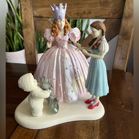 Department 56 Wizard Of Oz Dorothy And Good Queen And Toto Too.
